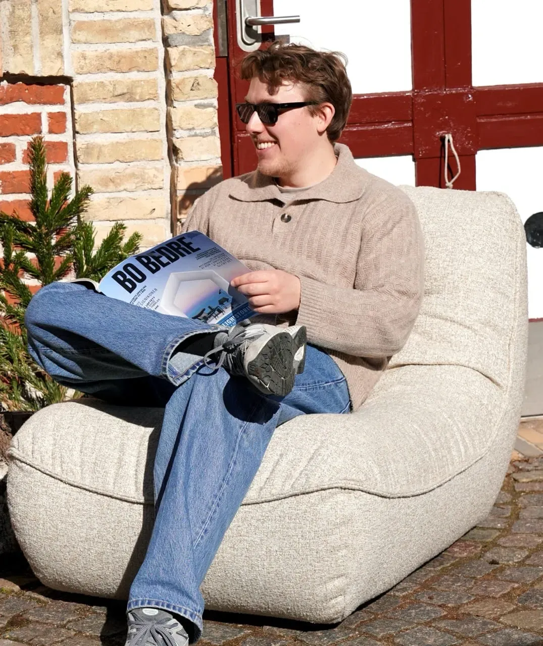 LOUNGECHAIR